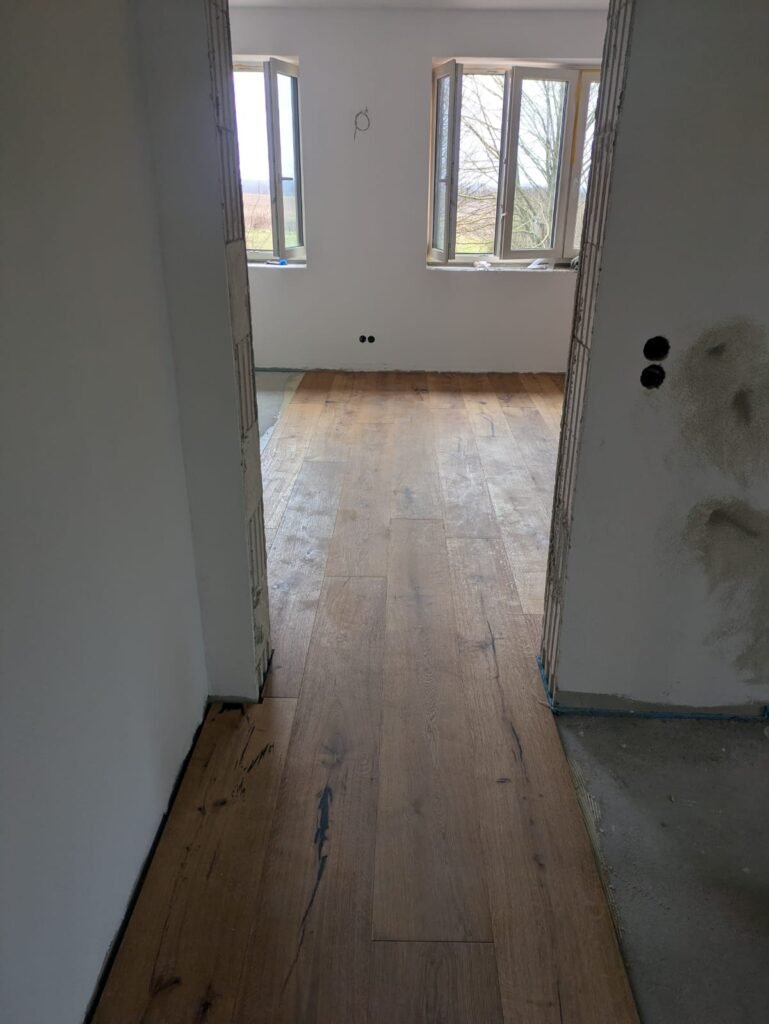 Vinylboden durchgehend verlegt