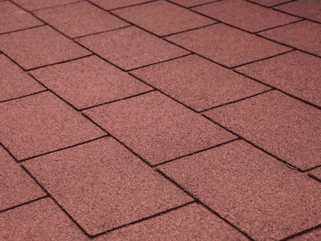 Bitumenschindeln in moderner Form für die Bedachung von Gartenhäusern und Gerätehäusern in ganz Mecklenburg-Vorpommern