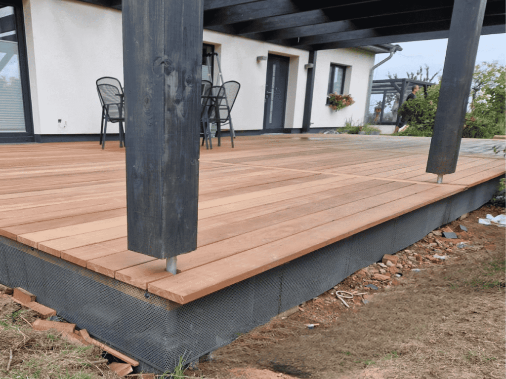 Terrasse bauen Sockel