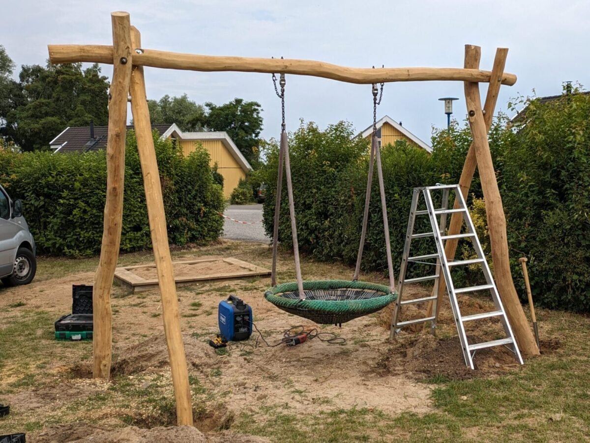 Spielplatzgeräte Bau und Reparatur