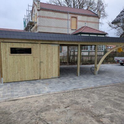 Wir sind offizieller Montagepartner von Brüning Carports und montieren diese hochwertigen Carports fachgerecht und nach Herstellervorgaben. Brüning steht für langlebige Konstruktionen, saubere Verarbeitung und ein zeitloses Design „Made in Germany“.